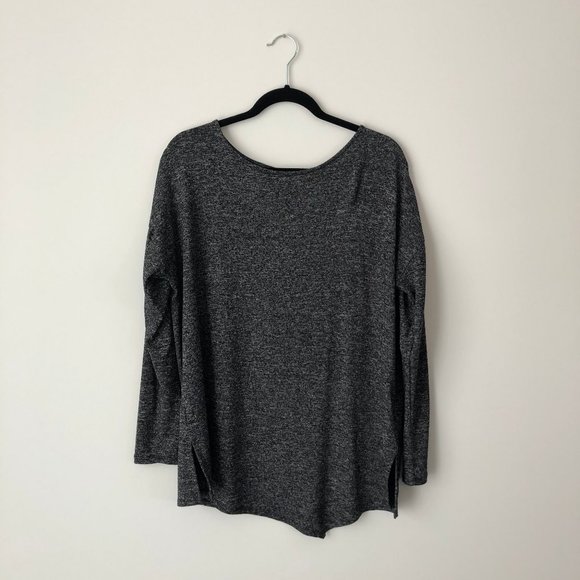 ⭐️ 2/$20 ⭐RW&CO. Oversize Asymmetric Gray Shirt Long Sleeve - Picture 1 of 6